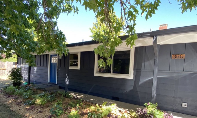 Corvallis Casa | Cozy Home on quiet circle close to Hospital
