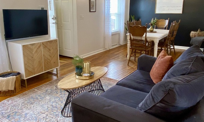 Mount Vernon Casa | Cozy home on quiet street, close to universities and bike path!