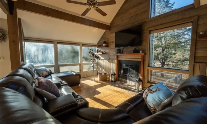 The Galena Territory Casa | Cozy Home secluded in the Wildlife Preserves