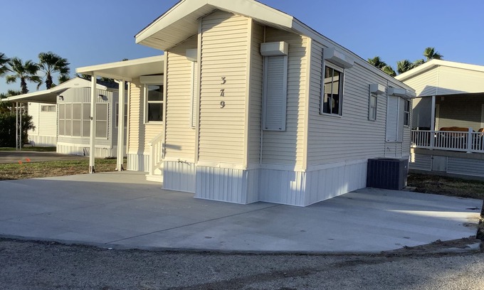 Port Isabel Cabaña | Cozy Home Sunset Haven