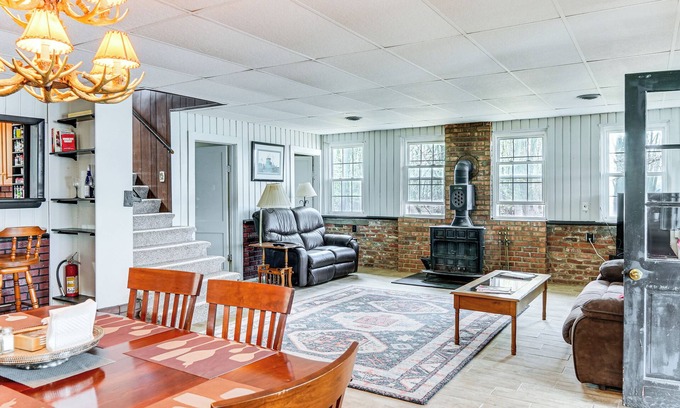 Fulton Casa | Cozy Home w/ Yard: Steps to Mississippi River