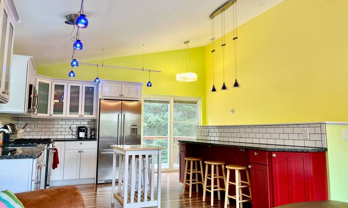 Alyeska Casa | Cozy home w/ balcony, mountain views - great location for surrounding activities