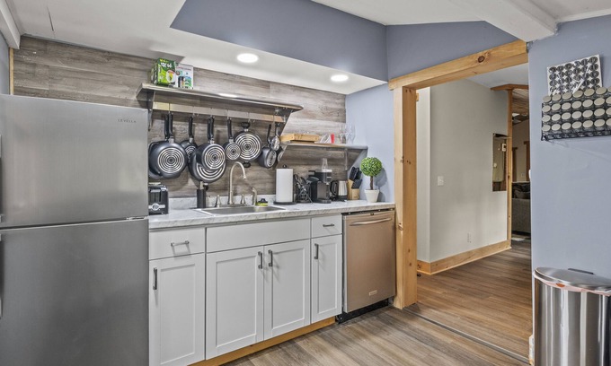Canandaigua Cabaña | Cozy Home W/ King Bed and Lake Access