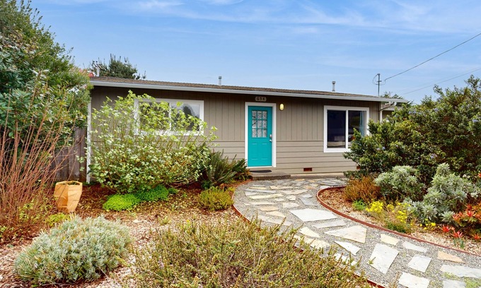 McKinleyville Casa | Cozy Home w/ Large Yard, Free WiFi, & Private Hot Tub - Close To Bluffs & Trail