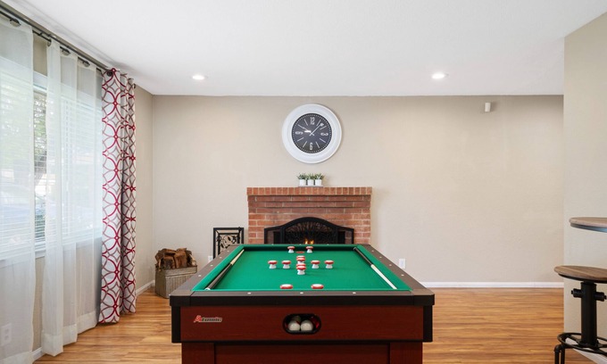 Elk Grove Casa | Cozy home w/ pool table-Family getaway