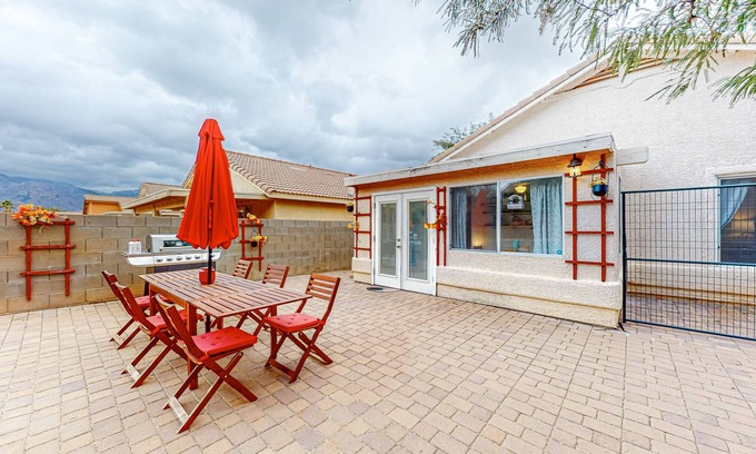 Rancho Vistoso Casa | Cozy home with beautiful enclosed backyard, firepit, patio, grill, mtn views