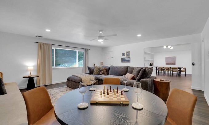 Yuba City Casa | Cozy Home with Big Yard, Games, Fire Pit, Dogs OK