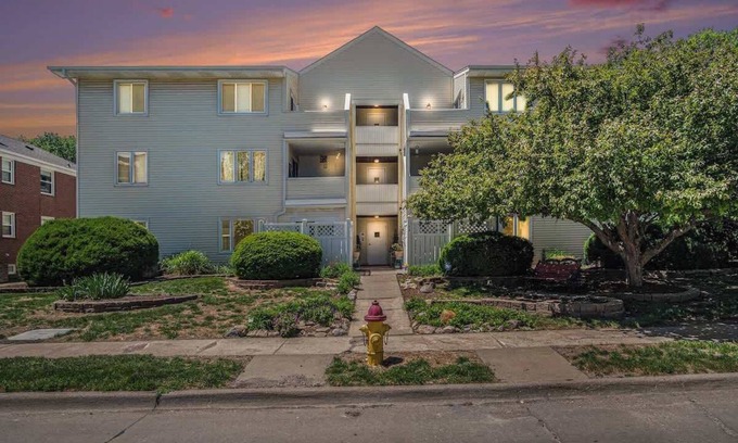 Midtown Casa | Cozy Home with Comfort & Prime Location & King Bed