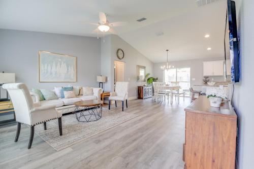 Candler Casa | COZY home with fenced patio