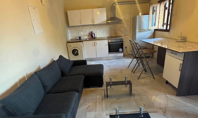 Marathounta Apartamento | Cozy home with Fireplace