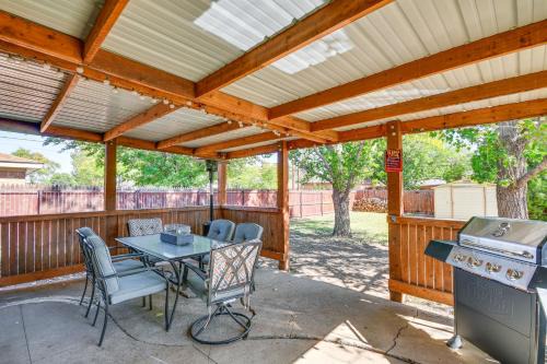 Amarillo Casa | Cozy Home with Fire Pit Drive to Palo Duro Canyon!