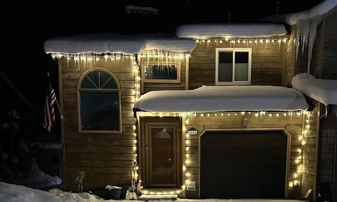 Northeast Anchorage Casa | Cozy home with mountain views!