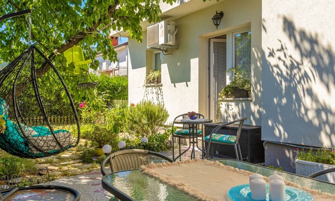 Sarsoni Casa | Cozy Home with private Garden, Dražice, Croatia