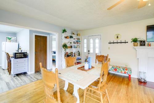 Bristol Casa | Cozy Home with Spacious Yard 2 Mi to Dtwn Bristol