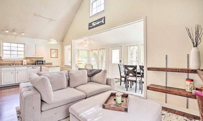 North Charleston Casa | Cozy Home with Yard about 9 Mi to Dtwn Charleston!