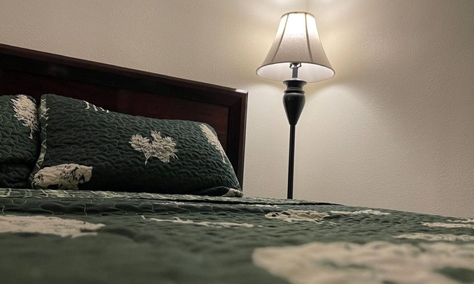 North Pole Casa | Cozy Homestay in North Pole, Alaska - Charming 3-bedroom house