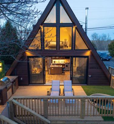 MacTier Casa | Cozy, Hot Tub, Sauna, Heated Floors, EV, Nespresso