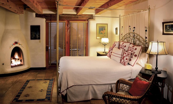 Uptown Sedona Apartamento | Cozy Hotel Suite in Charming Downtown Sedona, Pet Friendly