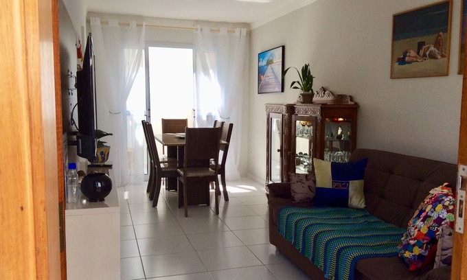 Parque Enseada Casa | COZY HOUSE, AIR CONDITIONING, BARBECUE, QUIET STREET, 15min walk from the beach