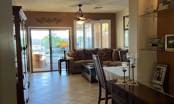 Anthem Casa | Cozy house centrally located to events and attractions.