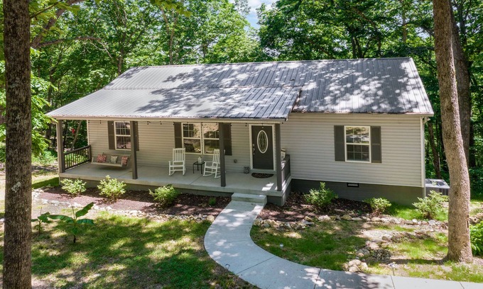 Pegram Casa | Cozy House in the Woods - 25 minutes from downtown