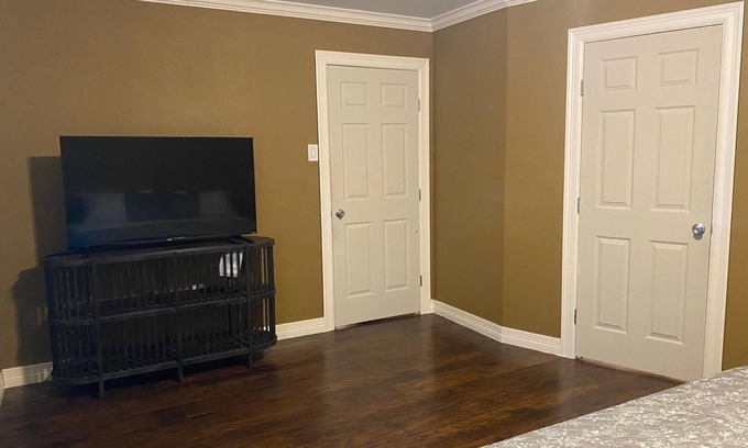 Iowa Colony Casa | Cozy house in welcoming Rosharon with WiFi, AC