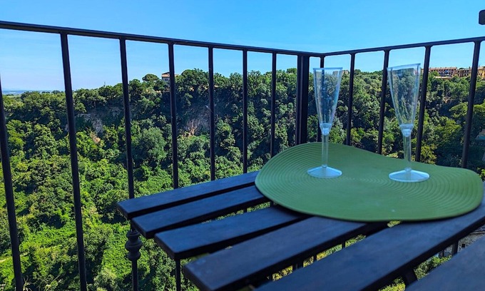 San Michele in Teverina Apartamento | Cozy house overlooking the badlands. Between nature, culture and relaxation.