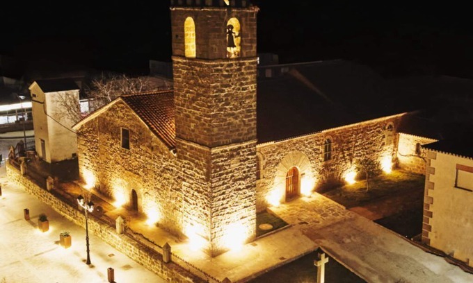 Navaluenga Casa | Cozy house near natural pools & Gredos - 1.5 hours from Madrid