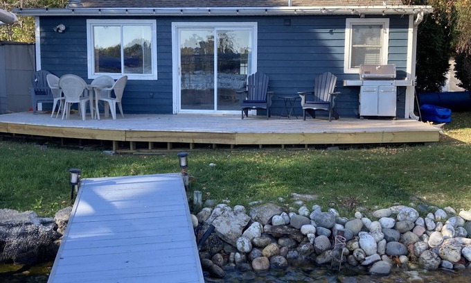Maplewood Casa | Cozy house on Okauchee Lake!