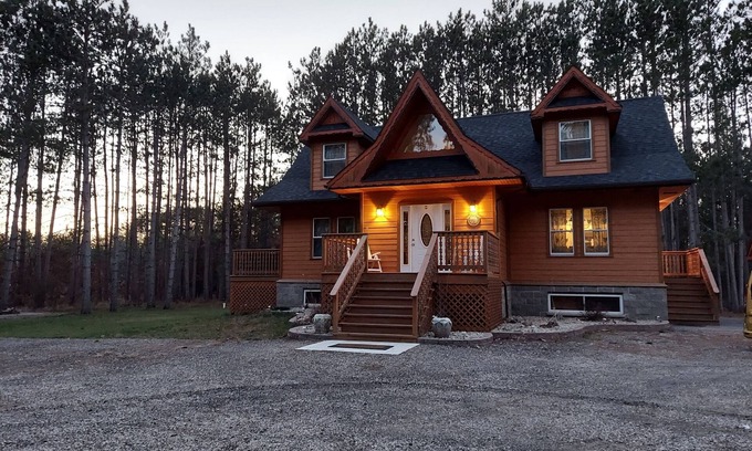 Necedah Casa | Cozy House