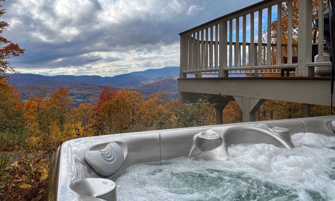 Warren Casa | Cozy house w/mountain views, hot tub, deck, woodstove, firepit, wifi, BBQ, A/C