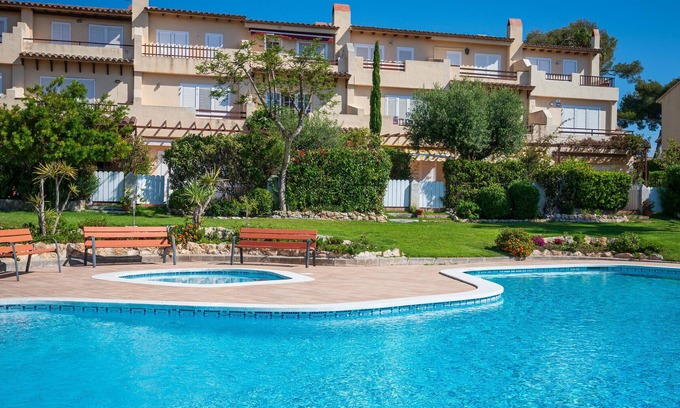Altafulla Casa | Casa con Piscina, Barbacoa, Terraza y Tenis a 5min de Playa Canyadell