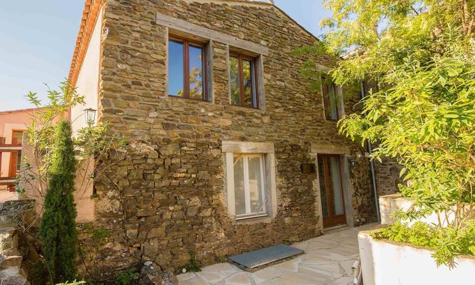 La Liviniere Casa | Cozy house with wood stove and a shared pool