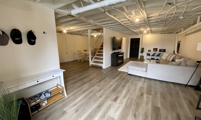 Evans Mills Casa | Cozy Industrial Apartment