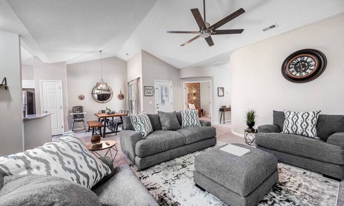 Cary Casa | Cozy Industrial Kildaire Farms Home- near Downtown