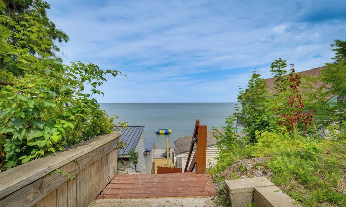 Rochester Cabaña | Cozy Irondequoit Home on Lake Ontario!