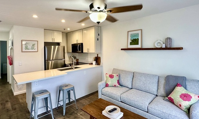Coconut Grove Condominio | Cozy Kailua condo all to yourself, Only a 5 minute walk to Kailua Town 7/30