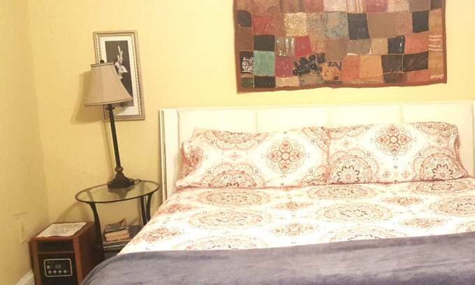 Bloomingdale Casa | Cozy King Size Room in Bloomingdale, Washington D.C. Room F