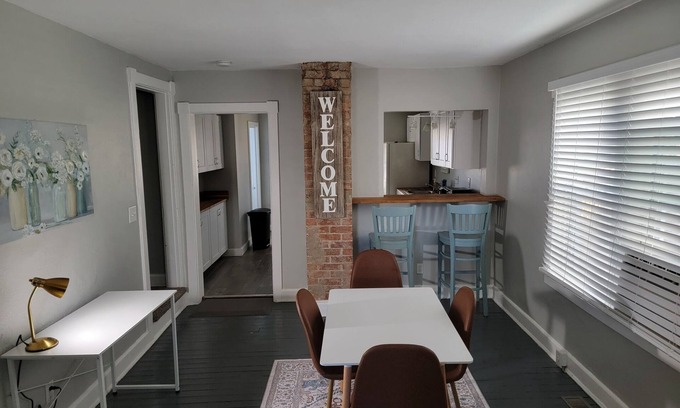 Kings Mills Casa | Cozy Kings Island Getaway! Less than 5 minutes to kings island great wolf!