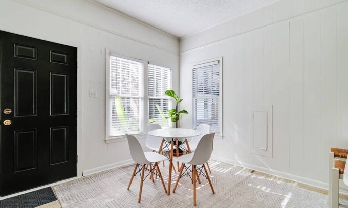 Freetown - Port Rico Casa | Cozy Lafayette Shared House-private Bedroom Garden Free Parking