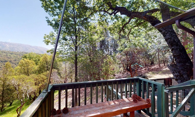 Wishon Cabina | Cozy lake-area cabin w/private firepit, deck, gas grill, wood fireplace, & A/C