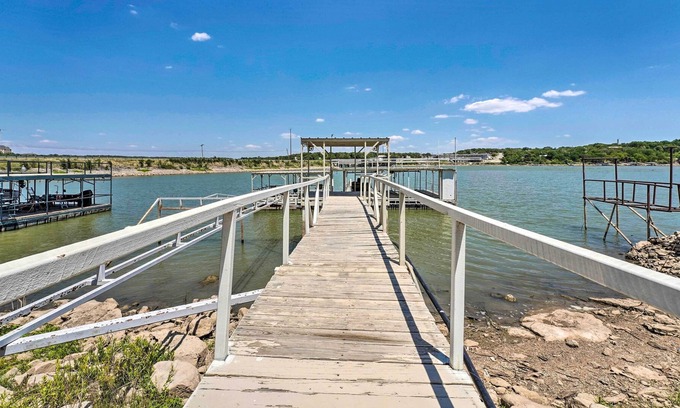 Brownwood Casa | Cozy Lake Brownwood Home w/ Boat Dock & Deck!