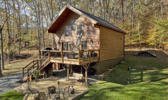 Dandridge Cabina | Cozy LAKE cabin with a view of Douglas Lake in East TN! Sleeps 5!