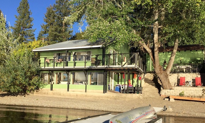 Rathdrum Cabina | Cozy Lake Cabin W / Private Dock, Wifi, Golf .... ¡¡¡Divertido!!!