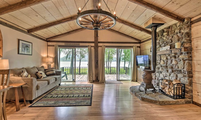 Bridport Cabaña | Cozy Lake Champlain Cottage w/ Beautiful View