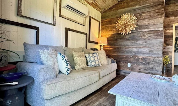 Quinlan Cabina | Cozy Lake Front Cabin w/Marina Access, Free Fishing, Wifi & Beautiful Views- #47