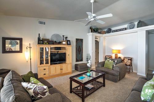 Lake Havasu City Casa | Cozy Lake Havasu City Retreat with Deck and Pool Table