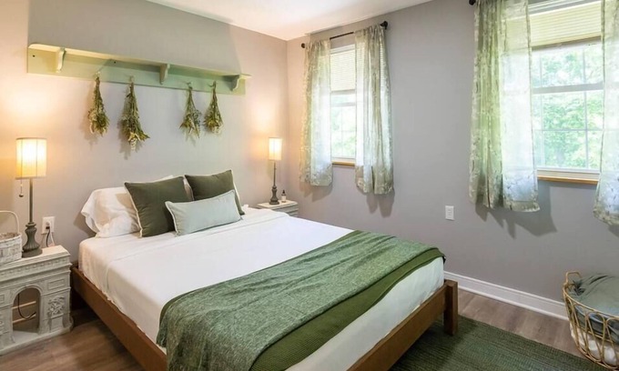 Warsaw Casa | Lake House - French Riviera-Style: Sleeps 8.