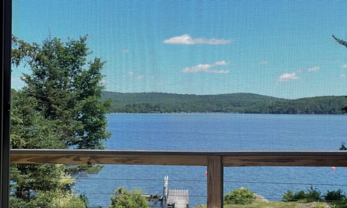Dexter Cabina | Cozy lake house in the hear of Maine