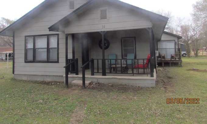 Gordonville Casa | Cozy Lake Texoma Retreat!! Family Sized Home!